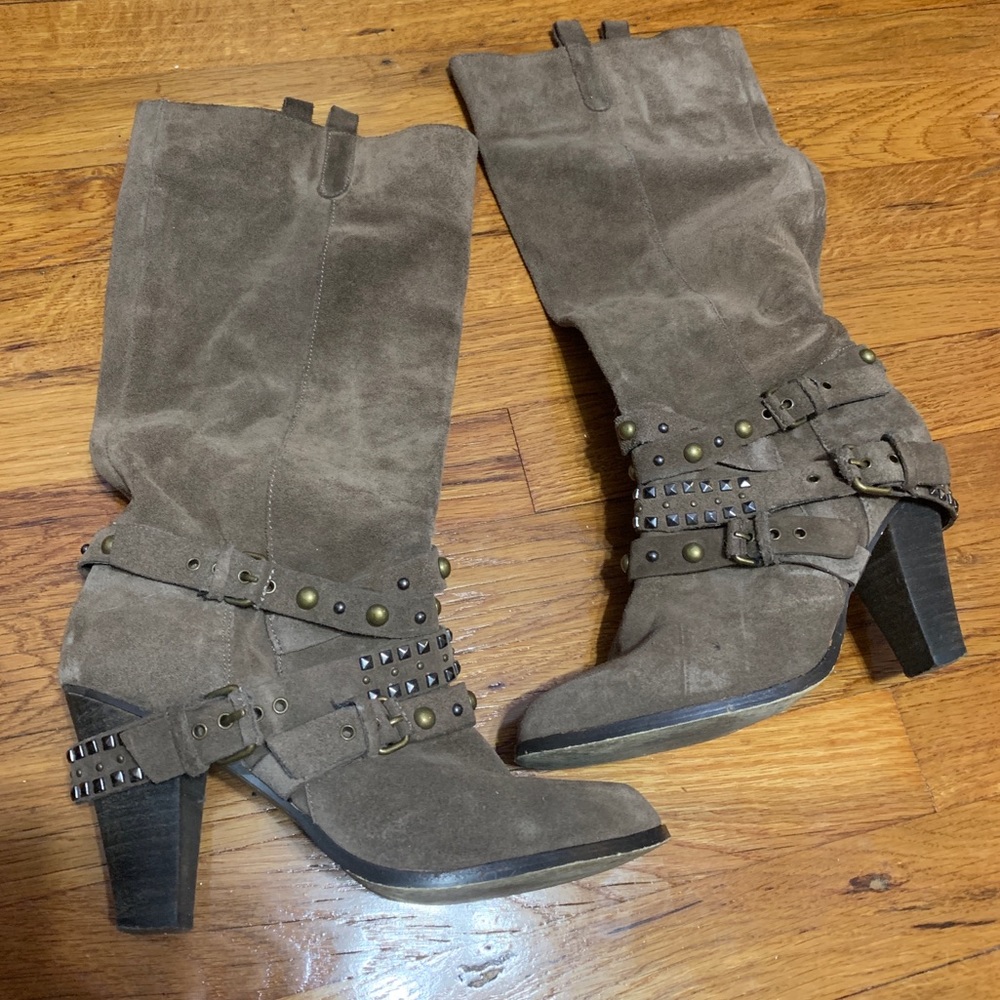 Heeled studded boot